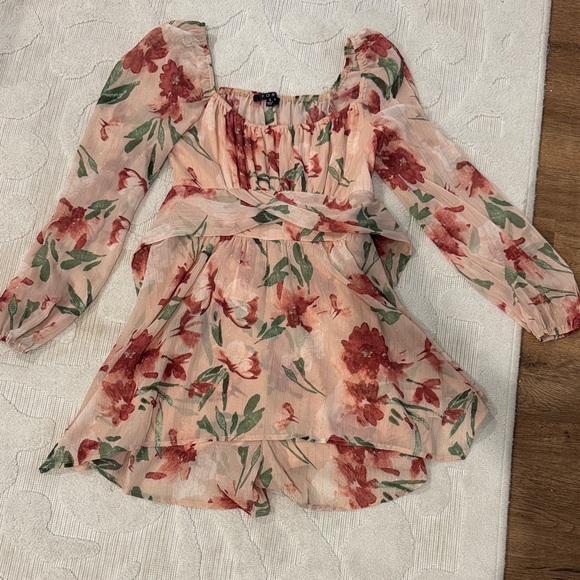 Red Dress Boutique Dresses & Skirts - Red Dress Boutique Floral Mini Dress